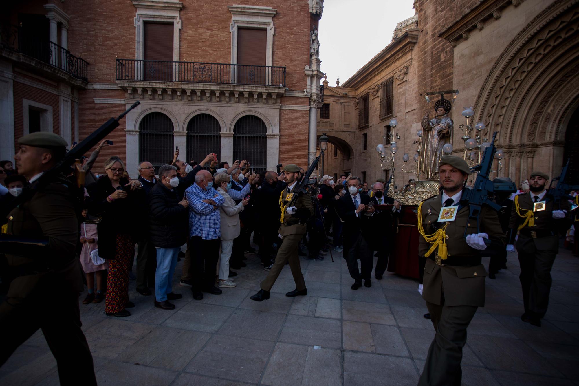 La procesión general de San Vicente recorre el centro de la ciudad