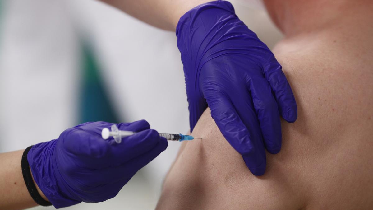 El número de vacunas administradas en julio baja un 17%.