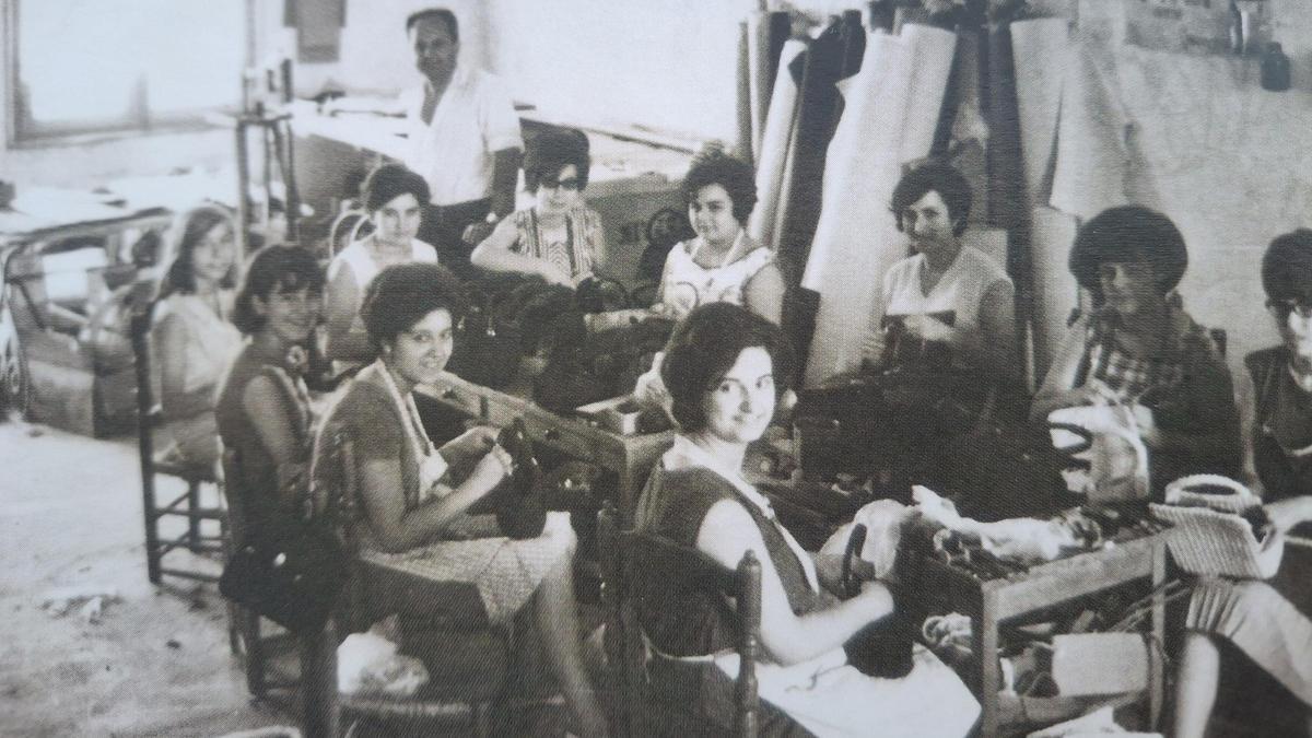 Operàries de la fàbrica de Pedro Costa Fayos. Any 1966