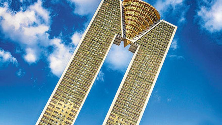 Symbol des Immobilienwahnsinns in Spanien: der unvollendete Wolkenkratzer Intempo in Benidorm.