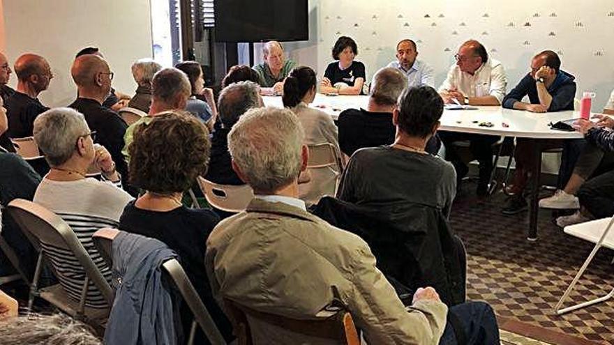 Imatge de la darrera trobada de militants a la seu d&#039;ERC de Manresa per valorar els resultats electorals