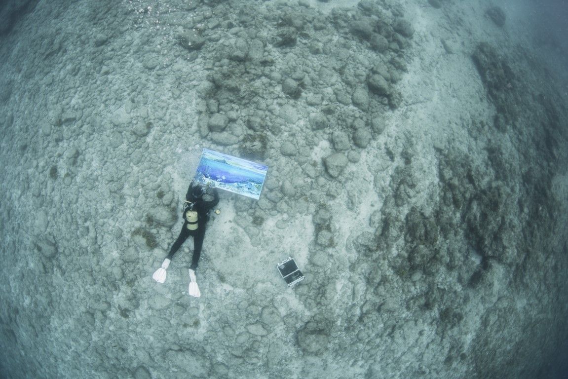 Ely Phenix, pintando bajo el mar en Canarias