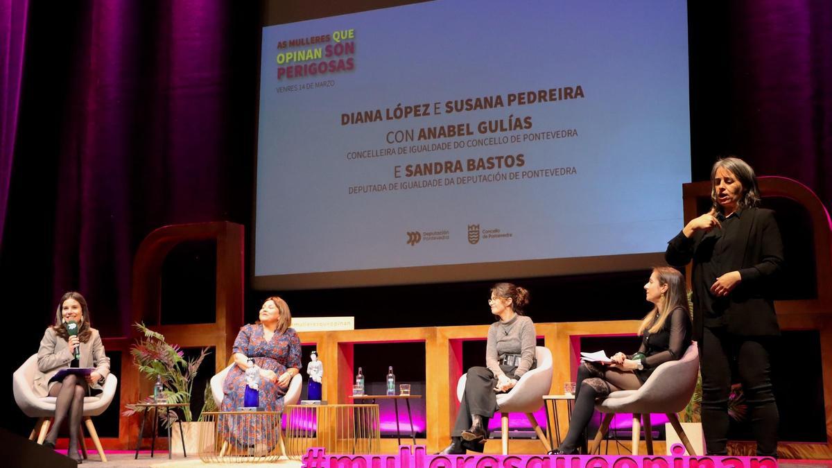 Diana López, Sandra Bastos, Anabel Gulías y Susana Pedreira encabezaron este mediodía la apertura del foro.