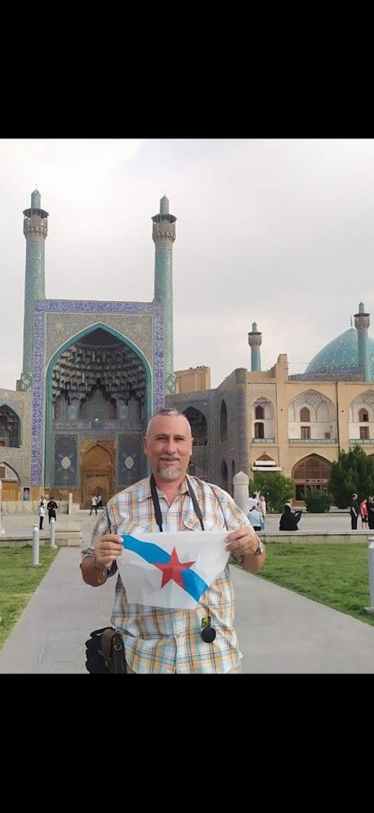 Foni Díaz, que ha viajado en los últimos años por más de veinte países con la bandera gallega, en Isfahan