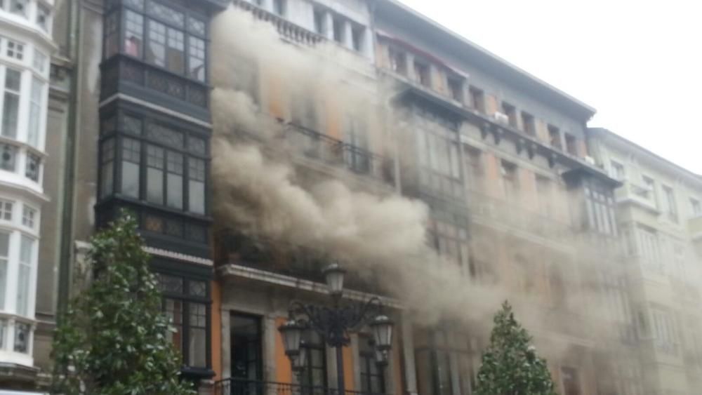 Incendio en la calle Uría de Oviedo