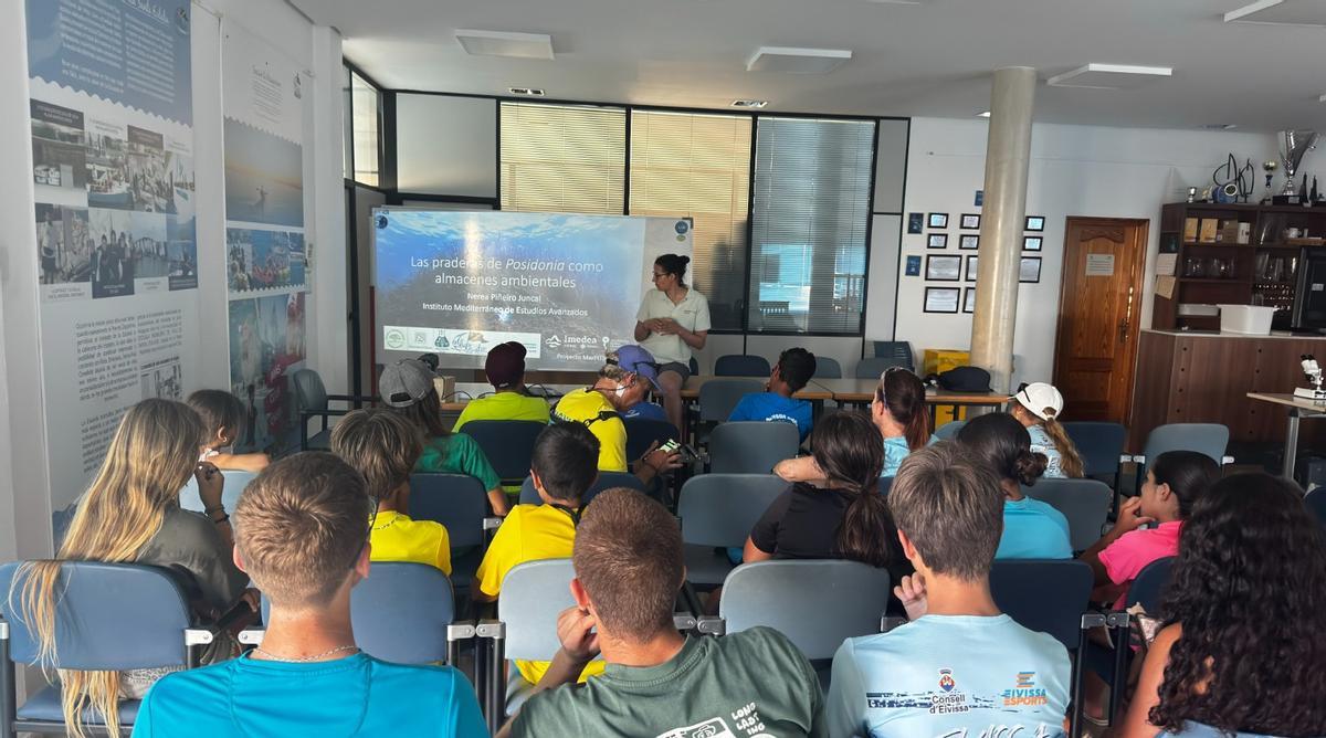 Galería: Ibiza convierte sus playas en un laboratorio al aire libre para enseñar a conservar el mar