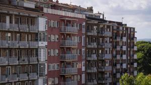 Barcelona, 06/10/2025. Economía. Vista de edificios residenciales y promociones inmobiliarias en el barrio de Sarrià, en la zona alta de la ciudad. Foto de archivo: Zowy Voeten