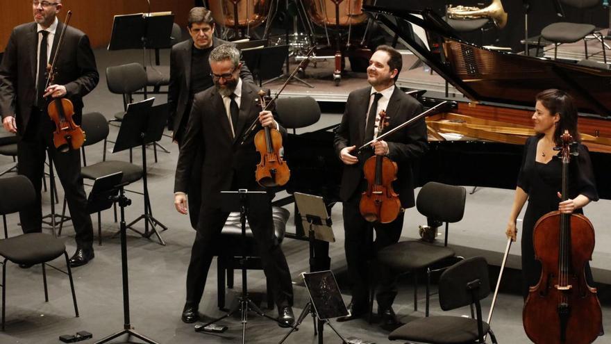 Un momento del concierto de ayer, en el Jovellanos. | Ángel González