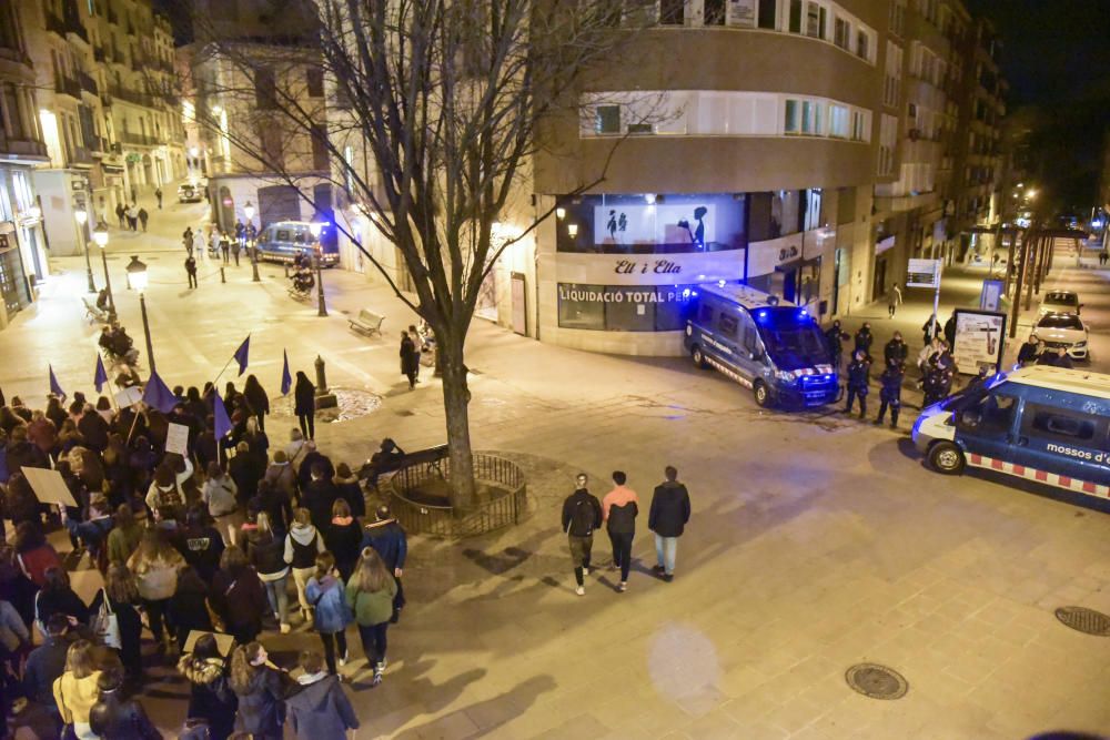 GALERIA | Manifestació feminista pel 8M a Manresa