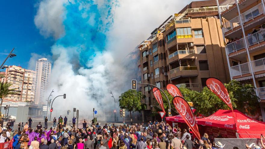 Estallido en azul por la patrona