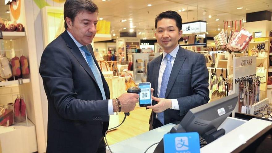 El director de desarrollo de Alipay en EMEA en el Corte Inglés.