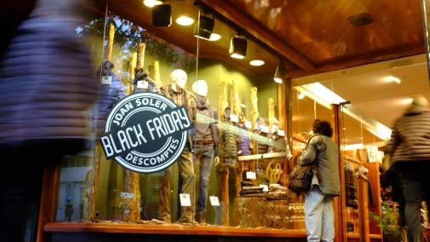 Descomptes entre el 20 i el 30% al comerç català pel Black Friday