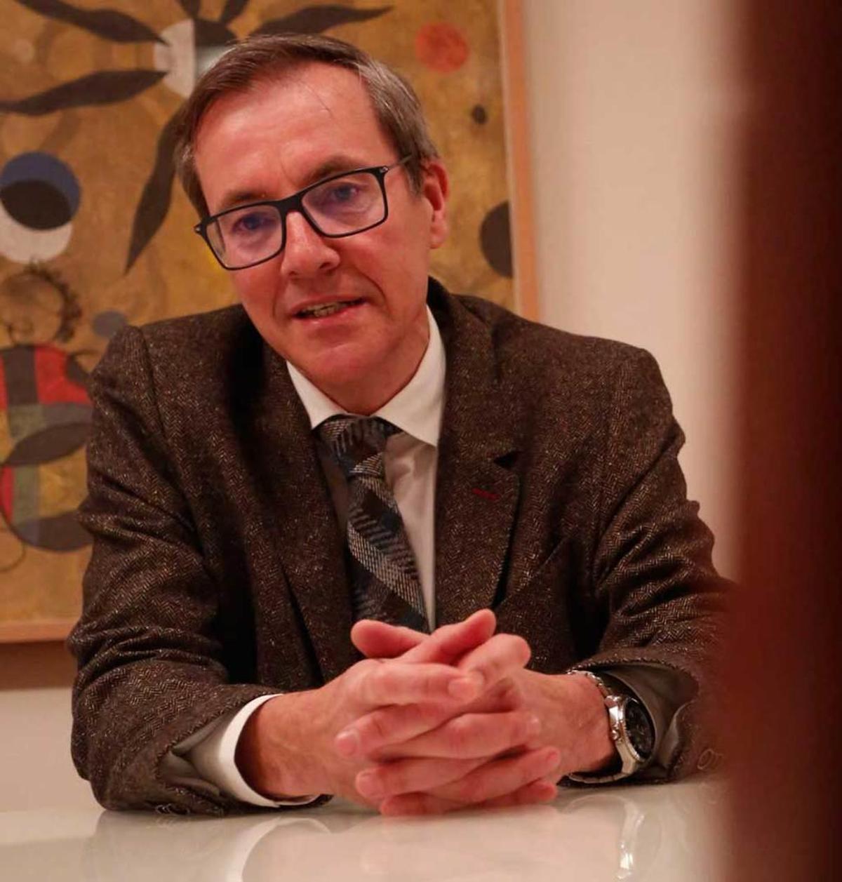 Luis Suárez Mariño, en su despacho de Avilés.