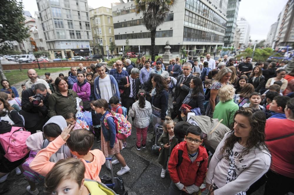 Unos 370.000 alumnos vuelven a las aulas gallegas con la incoporación de alumnos de Infantil y Primaria, y ESO, Bachillerato, FP el jueves.