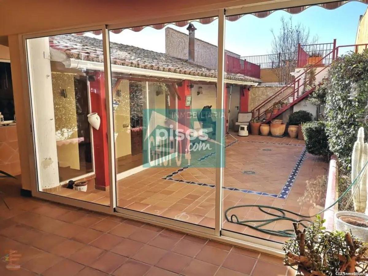 Una de las partes exteriores de la casa a la venta en San Juan de Mozarrifar