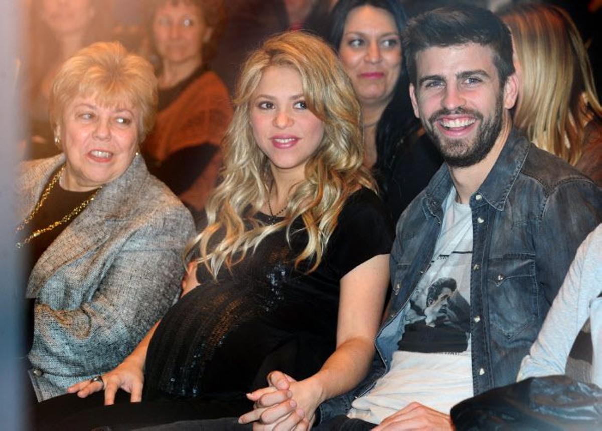 Gerard Piqué junto a Shakira embarazada