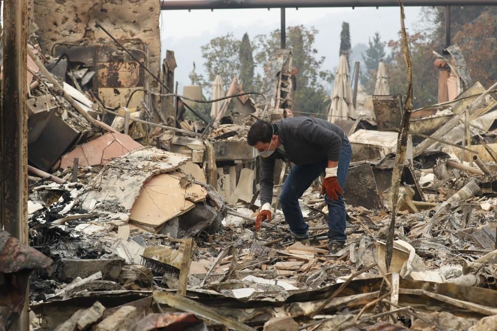 Bomberos no logran controlar fuegos de ...