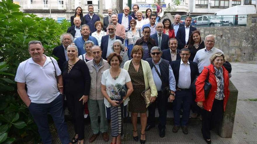 Los figueroístas posan trs su encuentro de ayer en el Hotel Madrid de Pontevedra. // G. Santos