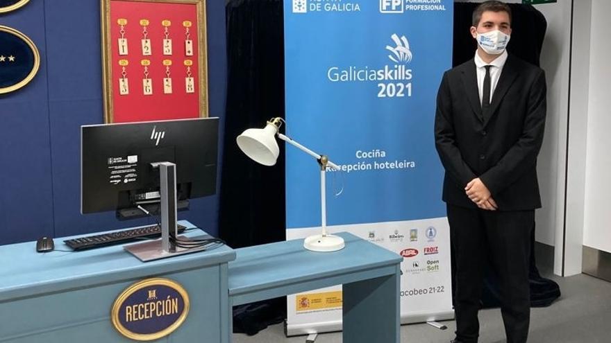 Sergio Martínez, gana el Galicia Skills en la categoría de Recepción Hotelera.