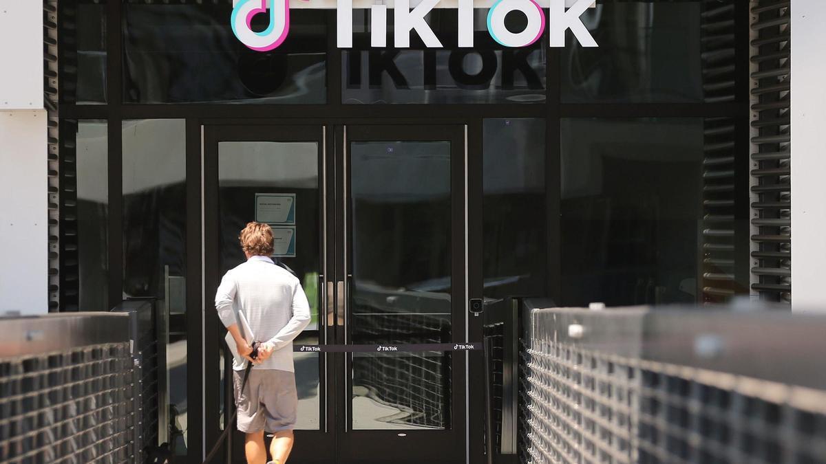 60 empleados de TikTok sufren una intoxicación de comida en Singapur