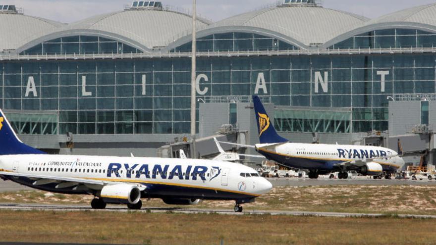 Ryanair convoca una nueva jornada de selección de tripulantes de cabina en Alicante