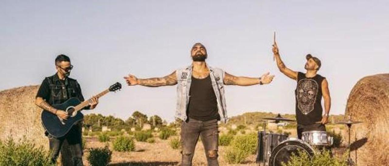 Abel Pons, Cristo Corona y David Nogueira, durante la grabación del videoclip que estrenan hoy.