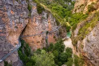 El Caminito del Rey tiene rival: una ruta por un pueblo de 330 habitantes entre cañones y pasarelas