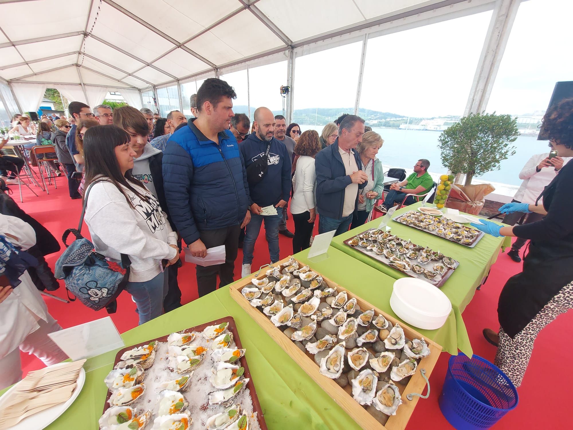 En imágenes: El festival gastronómico "Somos la ostra" llena Castropol