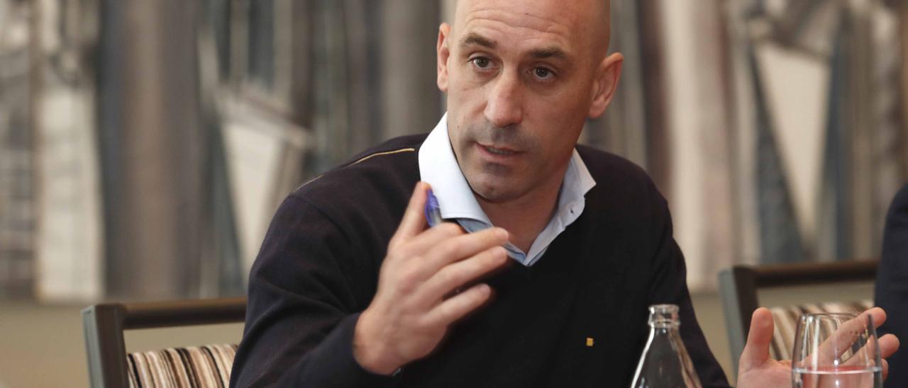 La RFEF de Luis Rubiales abre el buzón de sugerencias para mejorar la Primera RFEF.