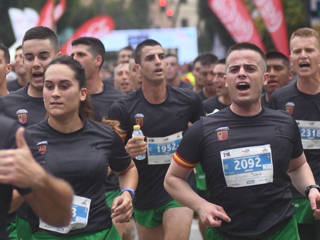 Llegada y podios de la 10k, la media maratón y la maratón de Murcia (I)