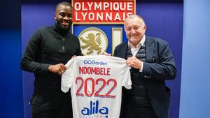 Ndombele, con su nueva camiseta