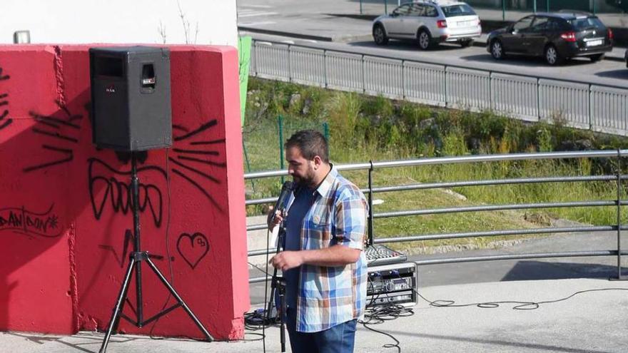 Lectura de poesía asturiana al aire libre