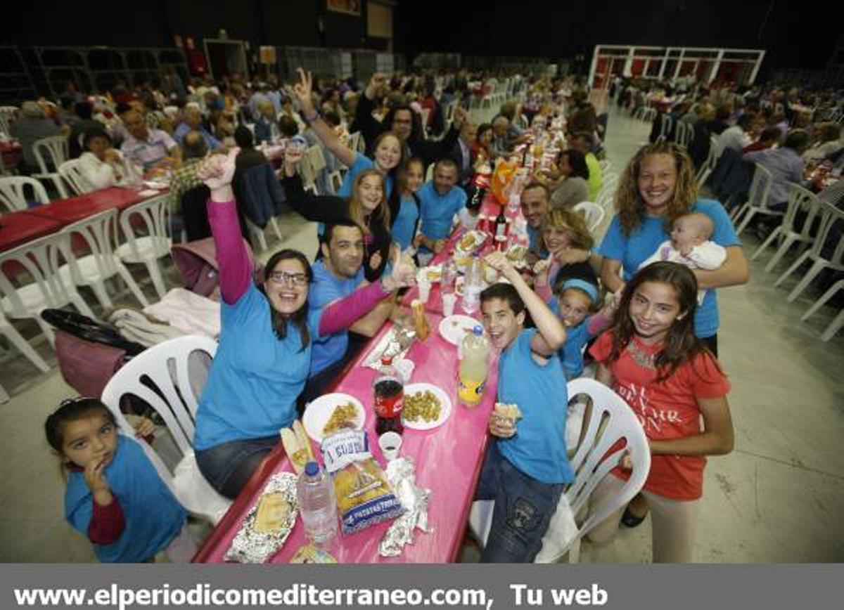 GALERÍA DE FOTOS - Cena de hermandad en las fiestas de Vila-real