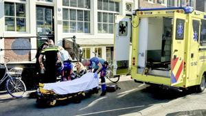 Almenys cinc ferits en un apunyalament al centre d’Amsterdam