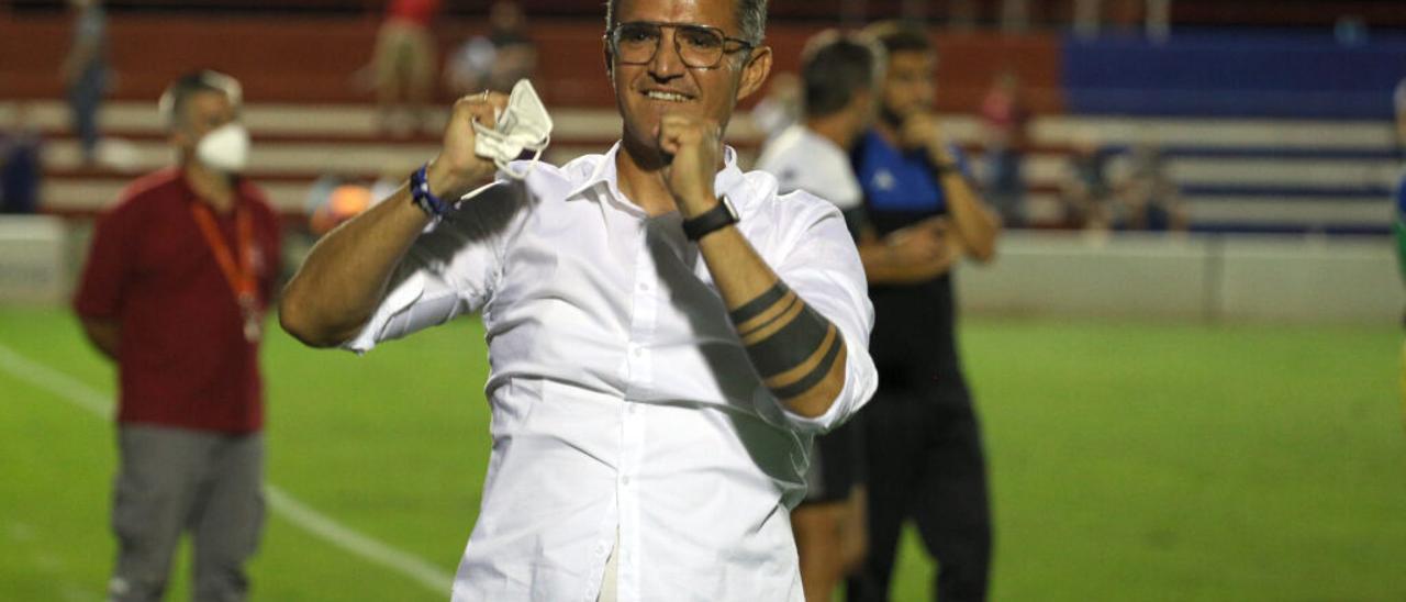 Dani Ponz deixa de ser entrenador de la UD Alzira.