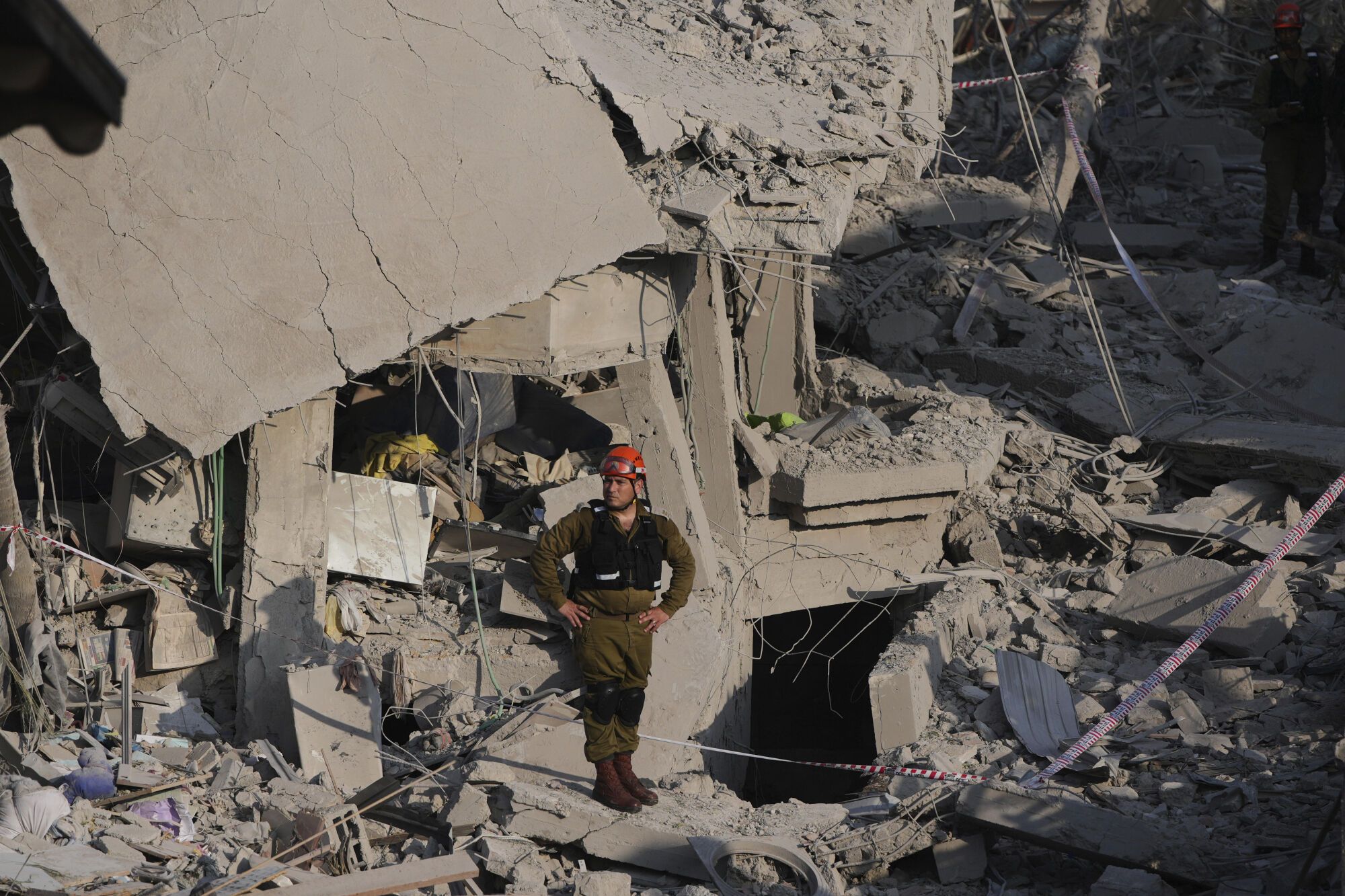 Daños en Israel tras el ataque con misiles desde Irán.