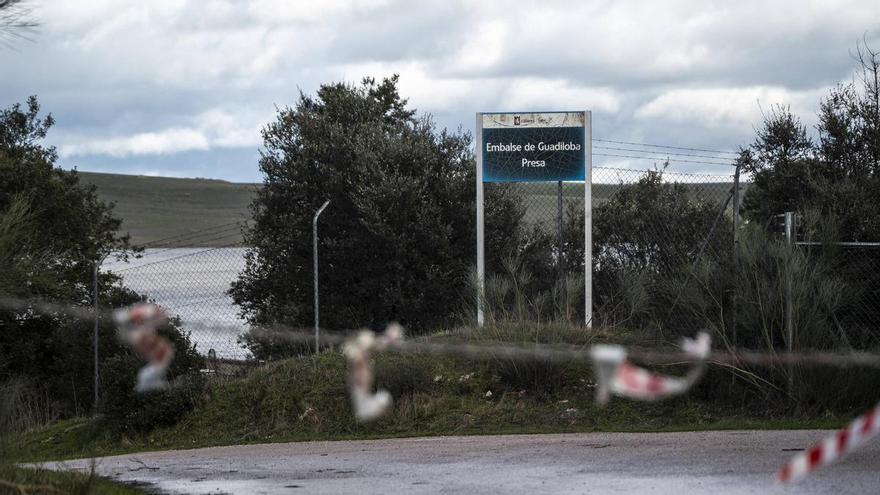 Video | El Guadiloba decreta el nivel naranja y desembalsa 12.000 millones de litros