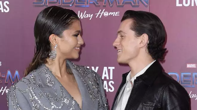 El enfado de los no-invitados a la boda Zendaya y Tom Holland que le provoca la risa: "Cariño, es IA"