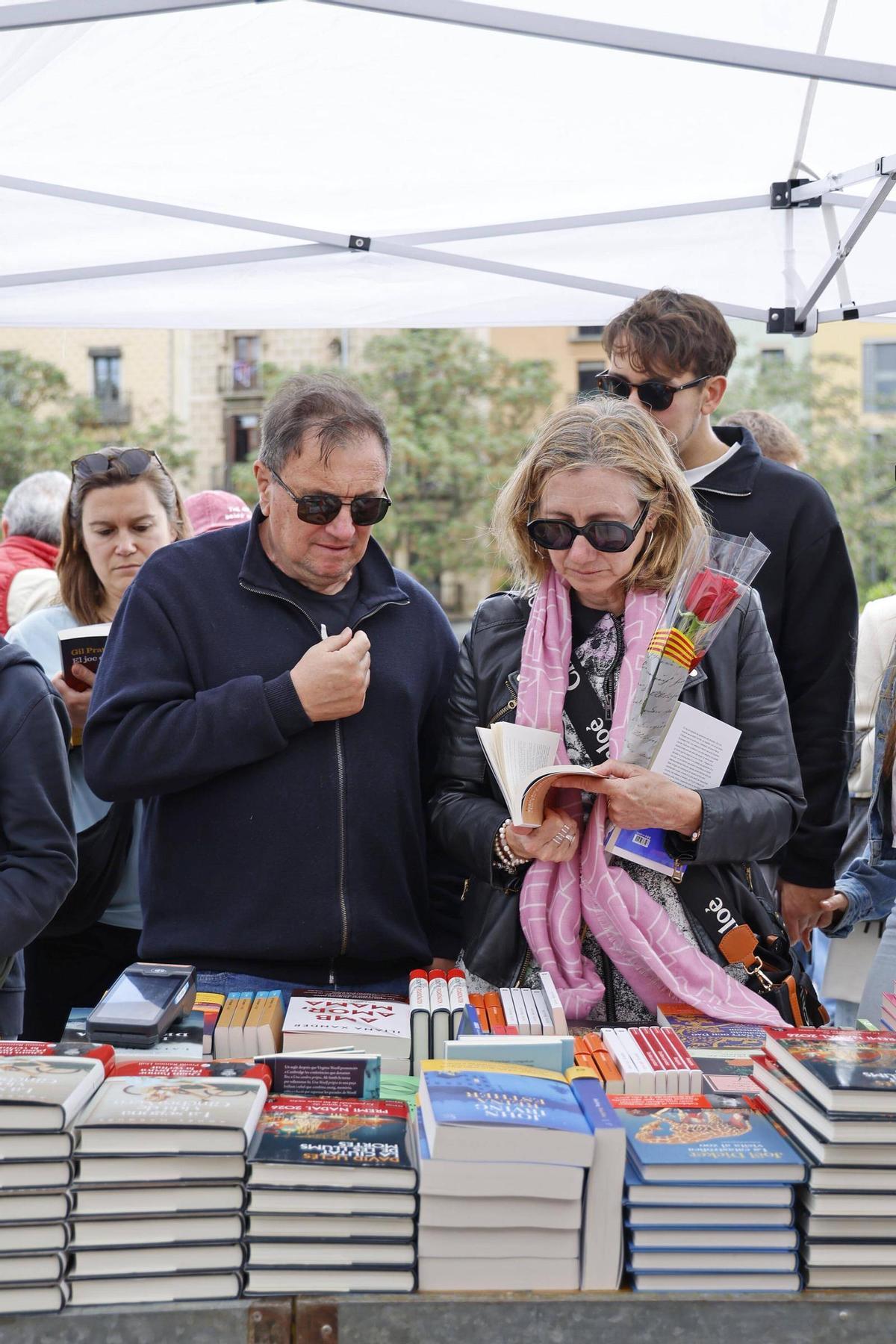 Les imatges de la diada de Sant Jordi a Girona