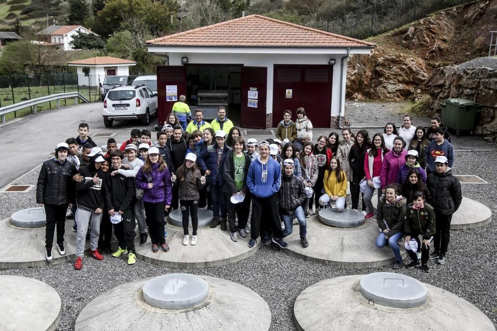 Escolares del IES Monte Naranco visitan la estación depuradora de aguas residuales de Malpica