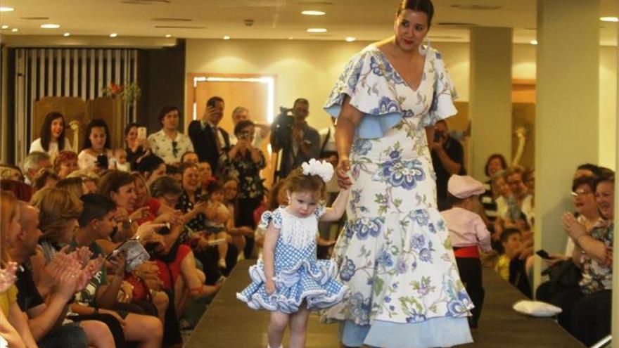 Éxito del desfile de Mujeres de Hoy a favor de Autismo Córdoba