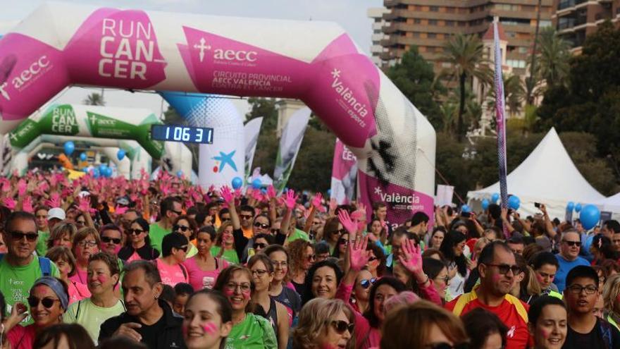 Marcha contra el cáncer de mama en València el pasado año.