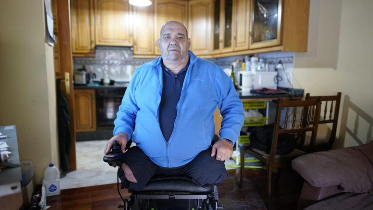 Manuel Gómez, en su piso a mediados de enero.