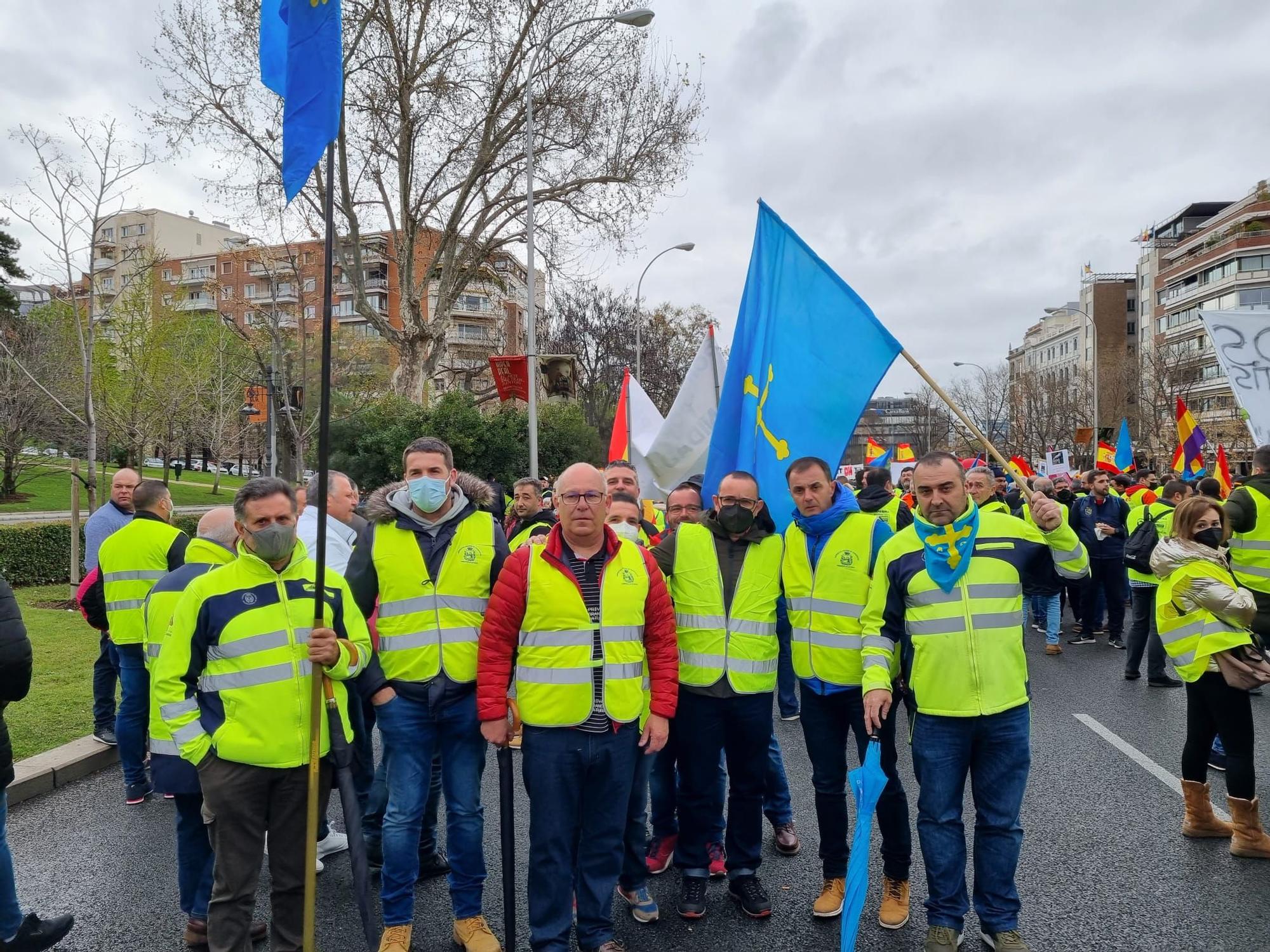 Los transportistas asturianos muestran músculo en Madrid tras el acuerdo entre el Gobierno y las patronales: "Se están riendo de nosotros"