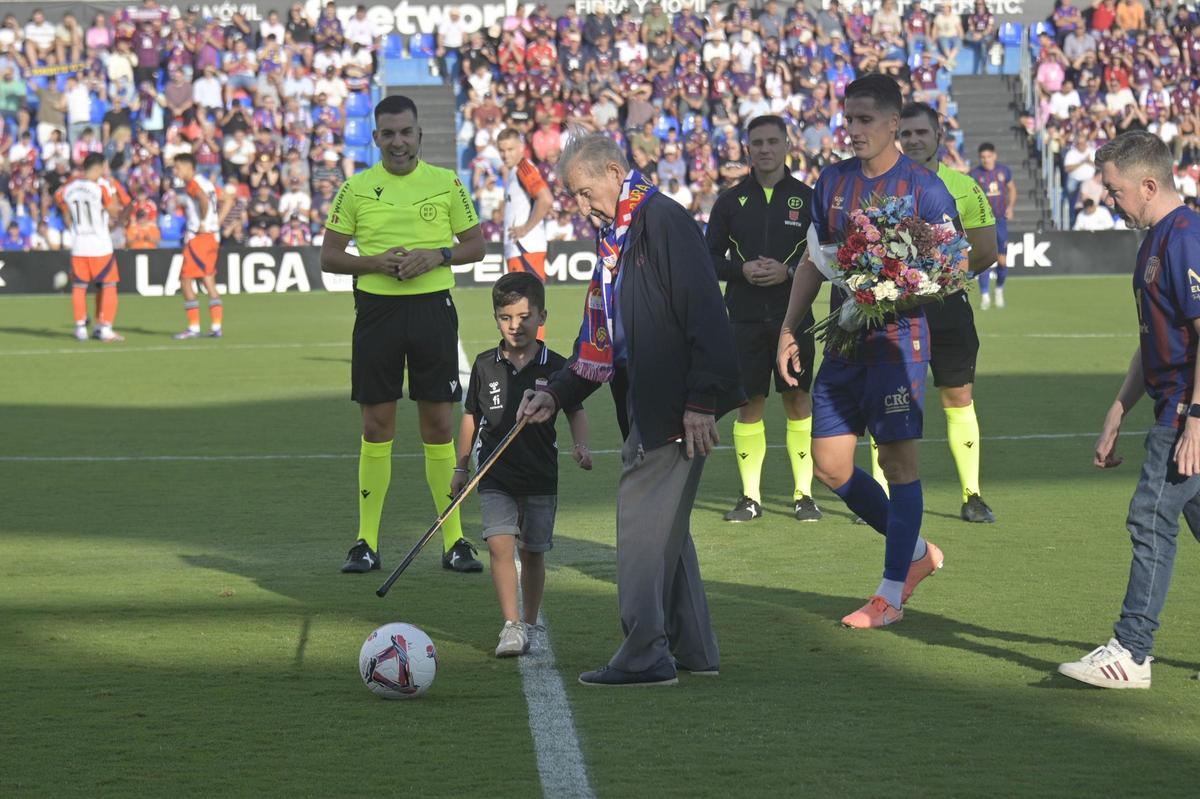 Eldense-Oviedo: El Eldense se diluye pero vuelve a sumar