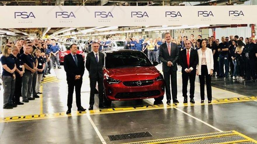 El Rey inaugura la producción del Opel Corsa eléctrico en Zaragoza
