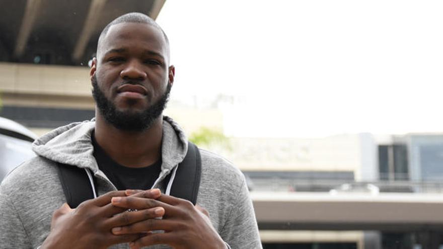 Latavious Williams, en el aeropuerto de Manises.