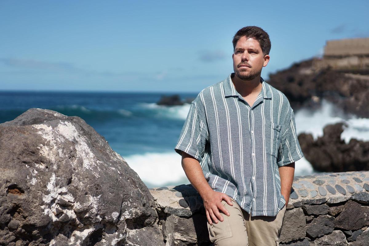 Carlos Mallo, en la costa de Guía de Isora, en Tenerife.