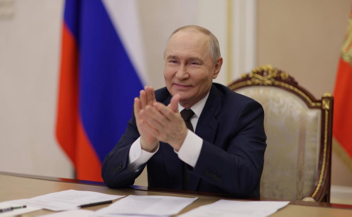 Putin truca per telèfon a Trump i li repeteix que conquerirà tot el Donbàs: «Prendrem una ciutat rere l’altra»