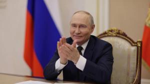 Putin truca per telèfon a Trump i li repeteix que conquerirà tot el Donbàs: «Prendrem una ciutat rere l’altra»